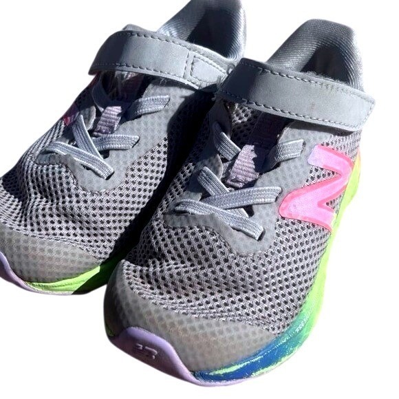 New Balance Other - New Balance Fresh Foam Arishi v4 Kids 7 Grey Pink Rainbow Good Athletic Sneakers